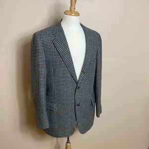 Cricketer Wool 3-button Sport Jacket/Blazer. Gray Houndstooth. Approx 44R.